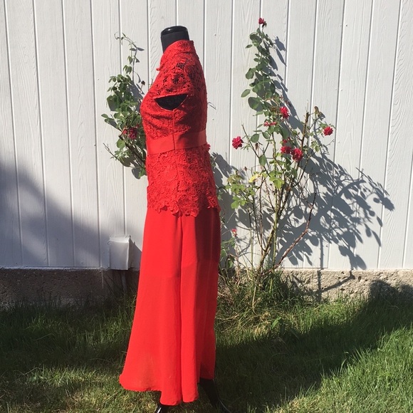 Gorgeous Chinese Red Wedding Dress, M - Picture 3 of 9